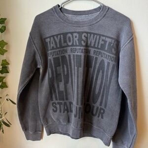 Rare Taylor Swift Reputation Tour Crewneck size small